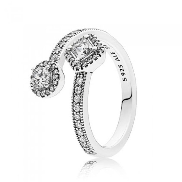 Pandora sparkling Square and Circle Ring Size 54/7